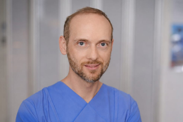 Dr Nicolas Fezoulidis 1 768x512